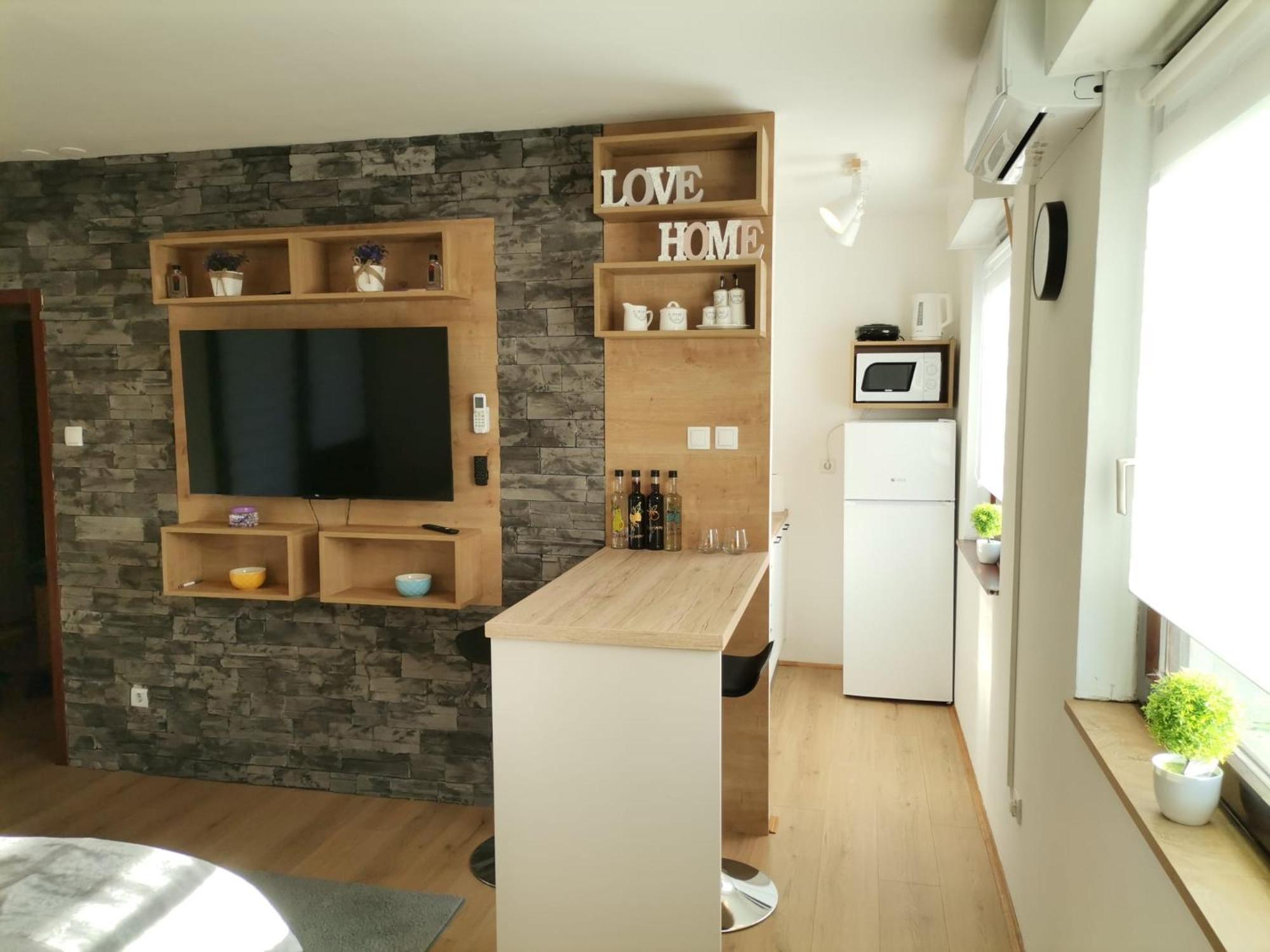 Apartman Anamaria Gospić Buitenkant foto